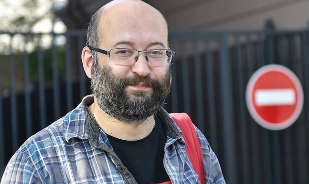 В Москве полицейские задержали активистов и журналистов за футболки в поддержку фигурантов «дела 27 июля»
