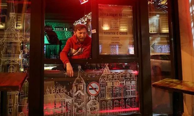 В Петербурге бары и рестораны возобновили работу после пятидневного перерыва