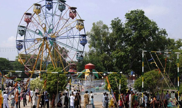 В Пакистане во время празднования Пасхи прогремел взрыв в парке. Более 60 человек погибли
