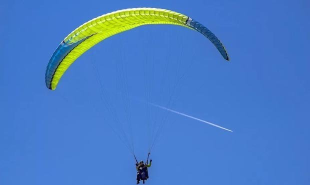 В Турции во время прыжка погиб профессиональный парапланерист из России