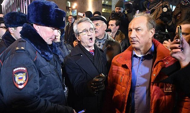 В центре Москвы прошел митинг против платных парковок и за отставку Собянина