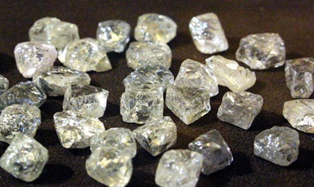 В Гохране и подразделении «АЛРОСА» прошли обыски по делу о подмене алмазов