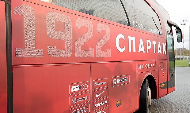 «Спартак» украсил клубный автобус именами самых преданных болельщиков