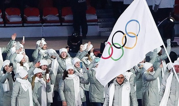 МОК не разрешил российским спортсменам пройти с национальным флагом на церемонии закрытия Игр