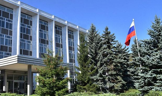 Власти Болгарии высылают из страны 70 сотрудников российского посольства