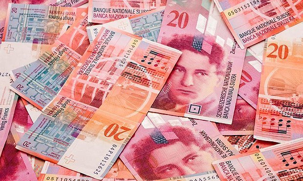Швейцарцы отказались от ежемесячных выплат по 2 тысячи евро от государства