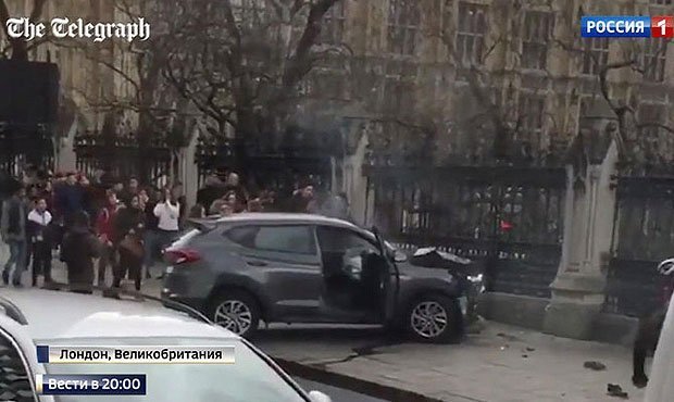 В результате теракта в Лондоне около Вестминстерского дворца погибли два человека