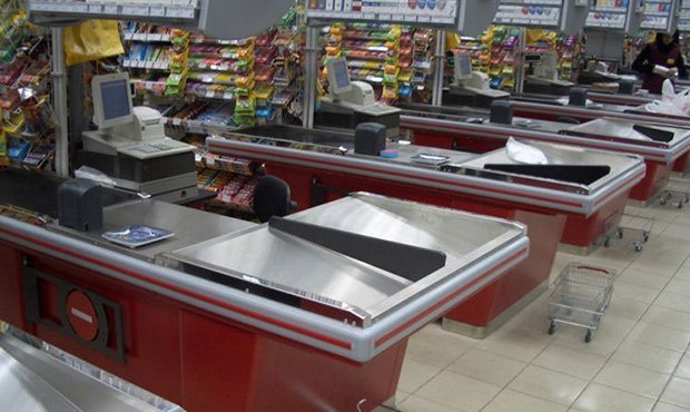 Россияне смогут снимать наличные с банковских карт на кассах в магазинах