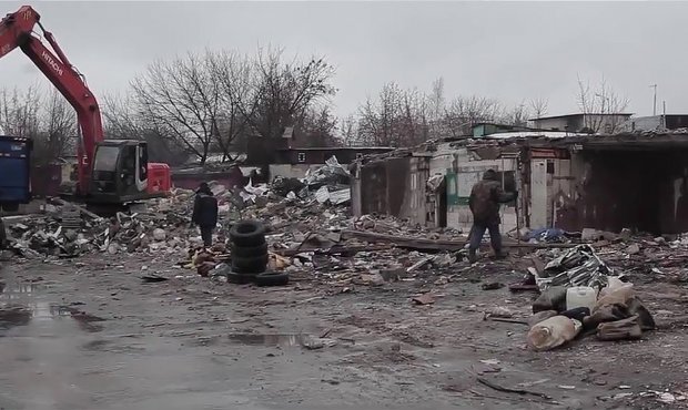 Власти возобновили снос гаражей в Раменках. Собственники пожаловались в прокуратуру