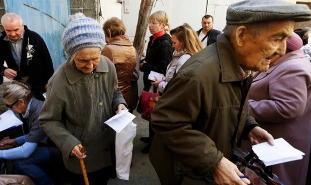 400 тысяч пенсионеров Донбасса подают в суд на Петра Порошенко