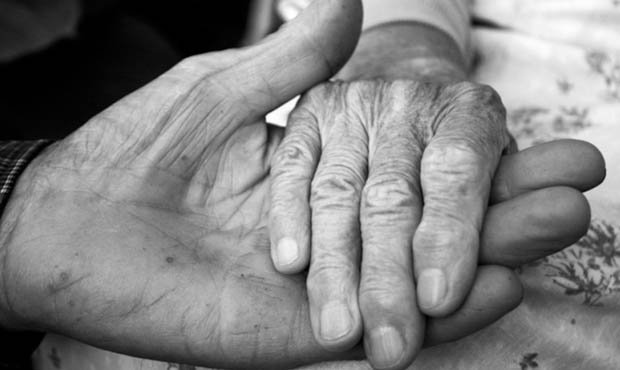 На Камчатке пожилые супруги устали жить на одну пенсию и решили умереть в один день  