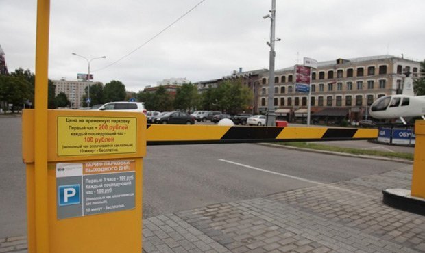 Подрядчик строительства «бюджетных» парковок потребовал от мэрии Москвы 228 млн рублей