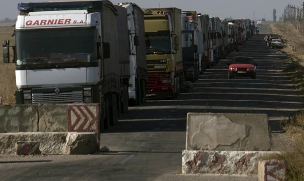 Москва и Киев договорились о возобновлении транзитных грузовых перевозок