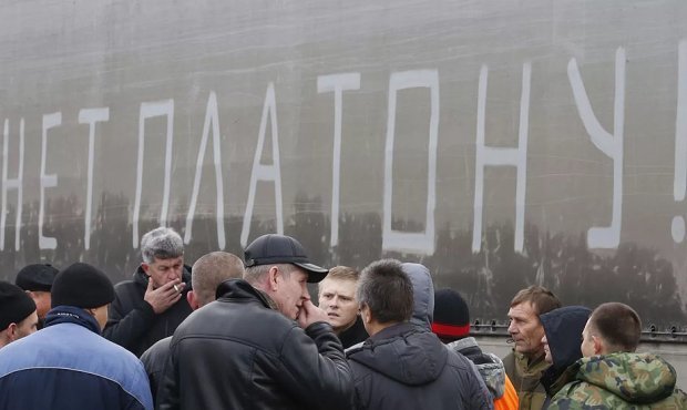 Дальнобойщики с 27 марта начинают всероссийскую и бессрочную забастовку