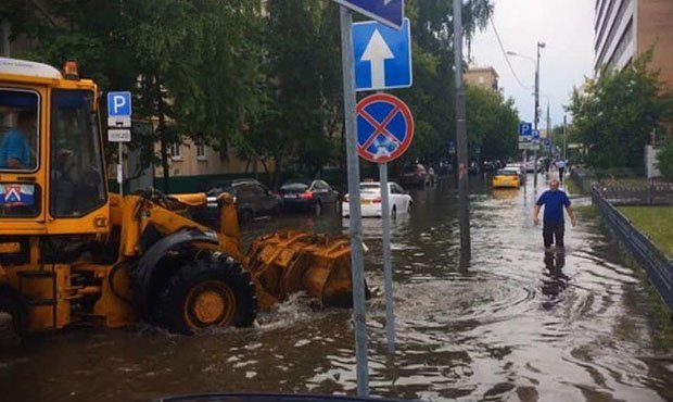 Московские власти подсчитали ущерб от урагана, обрушившегося на столицу 30 июня