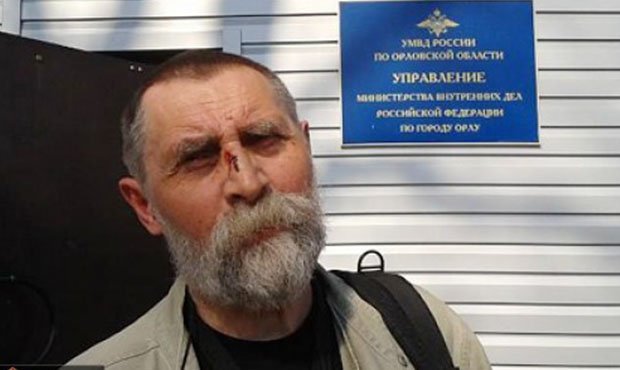 Орловская полиция не нашла экстремизма в футболках с надписью «Путин надоел»