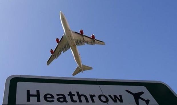 Власти Великобритании будут тщательно досматривать «самолеты с богачами из России»