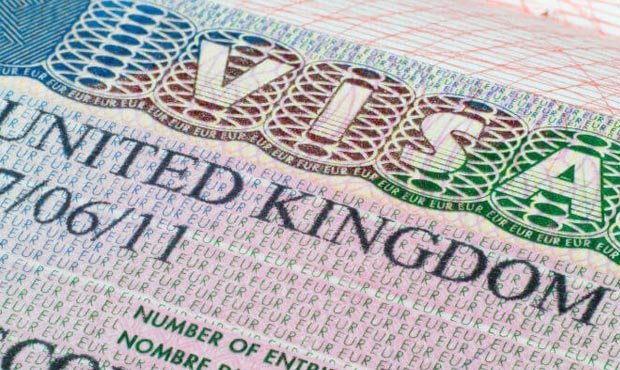 Британские власти пересмотрят решения о выдаче виз российским олигархам