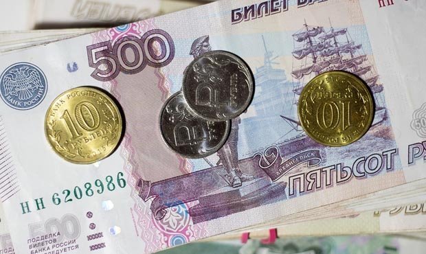 Курс российского рубля по итогам торгов укрепился к доллару и евро