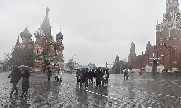 В Москве и Подмосковье ожидается похолодание, дожди и штормовой ветер