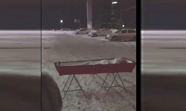 В Самаре начальника кладбища уволили после инцидента с гробом у администрации