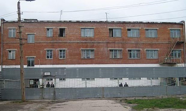Заключенные исправительной колонии в Балашове вскрыли себе вены после «жесткого рейда»
