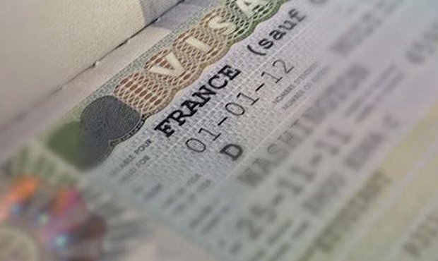 Французские власти готовы отменить для россиян краткосрочные визы