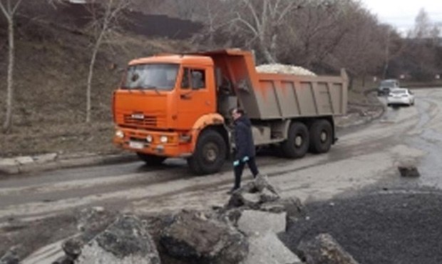 В Ульяновске в результате оползня произошло обрушение 180 метров автодороги
