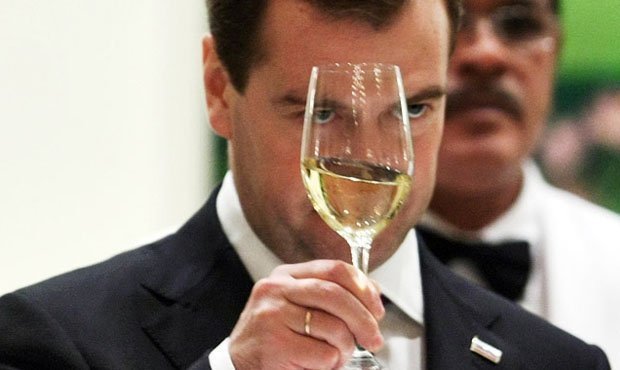 Виноградник, связанный с фондами Медведева, будет выпускать элитное вино  