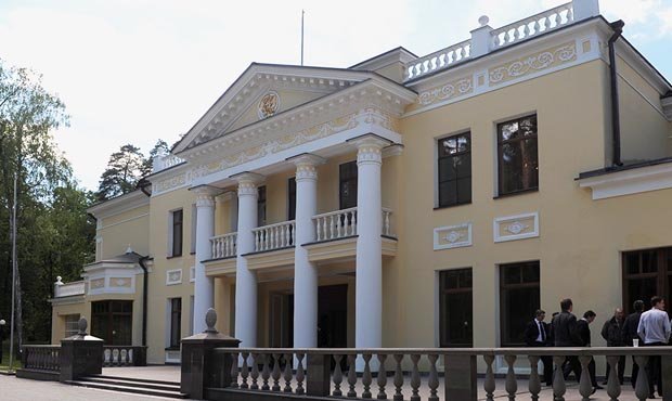 Суд оставил на свободе офицеров ФСО, которые проходят по делу о хищении в резиденции президента