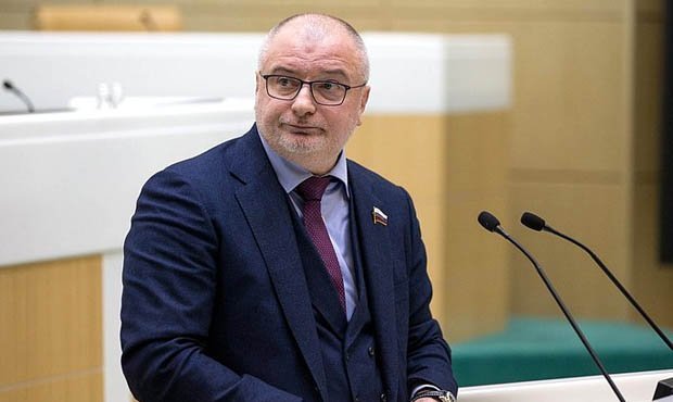 Несколько депутатов Госдумы отказались от соавторства законопроекта о наказании за «неуважение к государству»