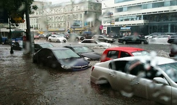 В Москве и Подмосковье объявлен «оранжевый» уровень опасности из-за жары и ливней