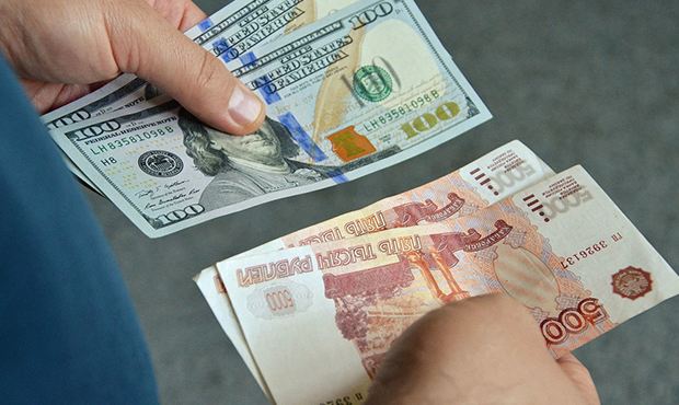 Биржевой курс доллара после выходных вырос до 78 рублей. Евро превысил отметку в 88 рублей