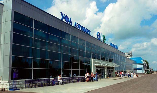 В аэропорту Уфы пассажиры Azur Air устроили скандал из-за задержки рейса