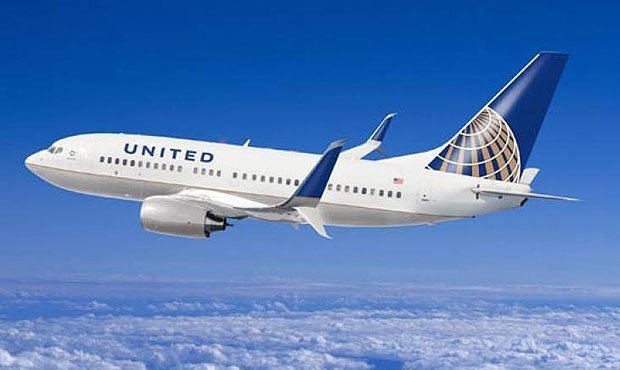 United Airlines потеряла 600 млн долларов из-за скандала со снятием пассажира с рейса