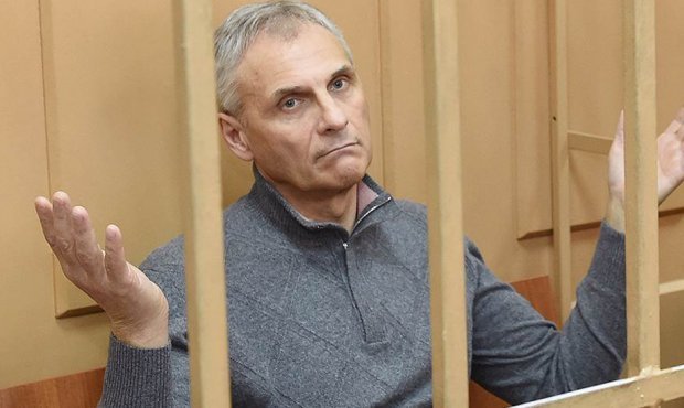 Экс-губернатора Сахалина приговорили к 13 годам лишения свободы