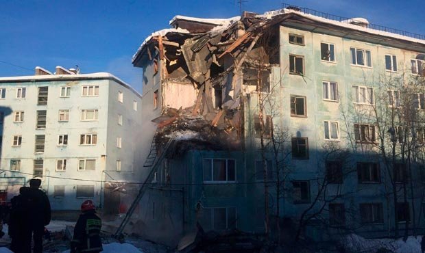 Причиной взрыва газа в жилом доме в Мурманске могла стать попытка суицида одного из жильцов