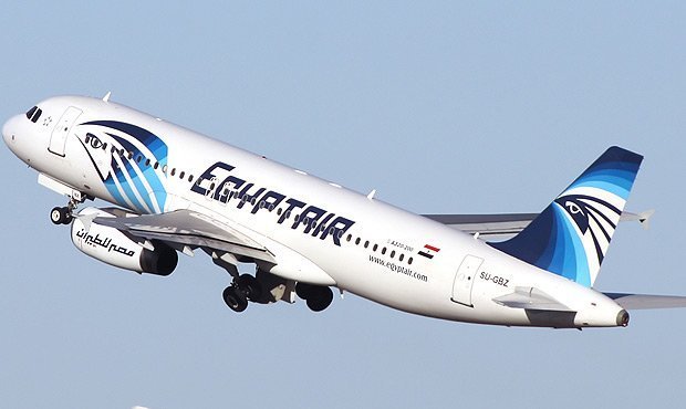 Пассажирский самолет компании Egyptair пропал над Средиземным морем