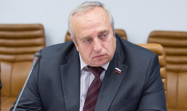 Совет Федерации одобрил уход сенатора Франца Клинцевича из комитета по обороне