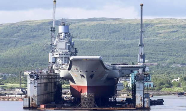 Во время ремонта крейсера «Адмирал Кузнецов» затонул крупнейший в мире плавучий док