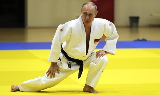Владимир Путин получил травму во время тренировки с олимпийским чемпионом по дзюдо