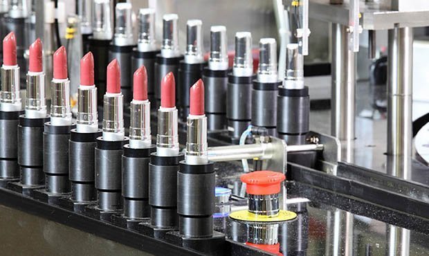 Производитель косметики Christian Dior и Guerlain займется выпуском антисептиков для парижских больниц