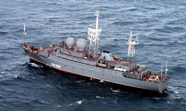 Российский корабль-разведчик приблизился к американскому судну Shell  в Арктике
