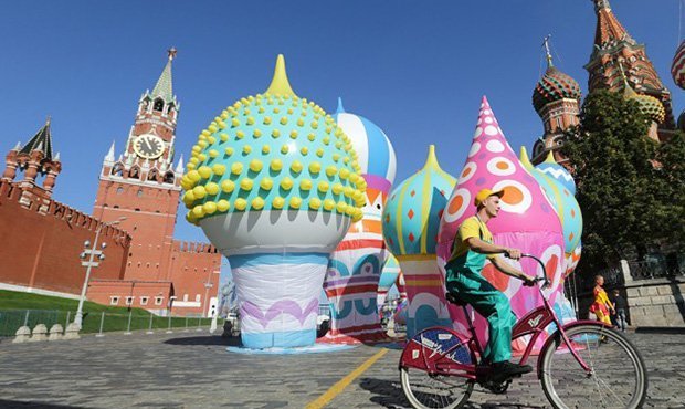 Московские власти ограничат движение транспорта в центре в связи с празднованием Дня города