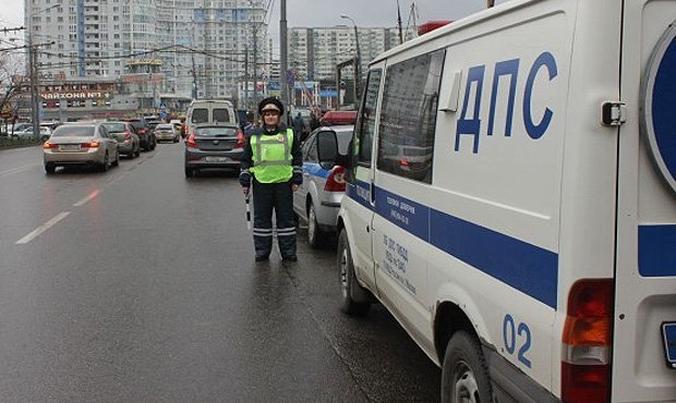 ГИБДД Москвы проверит запись езды «Гелендвагена» по встречке около Кремля