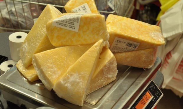 Минсельхоз предложил запретить производство и продажу сыра из растительных жиров