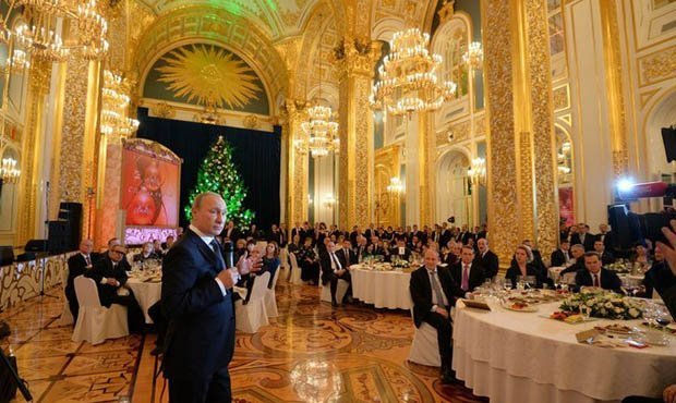 Компания, получившая контракт на проведение банкета в Кремле, может быть связана с «поваром Путина»