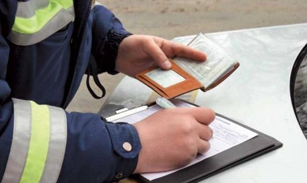 В Госдуму внесен законопроект о лишении прав водителей за три нарушения ПДД