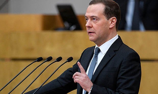 Дмитрий Медведев пообещал наградить по итогам года всех депутатов Госдумы