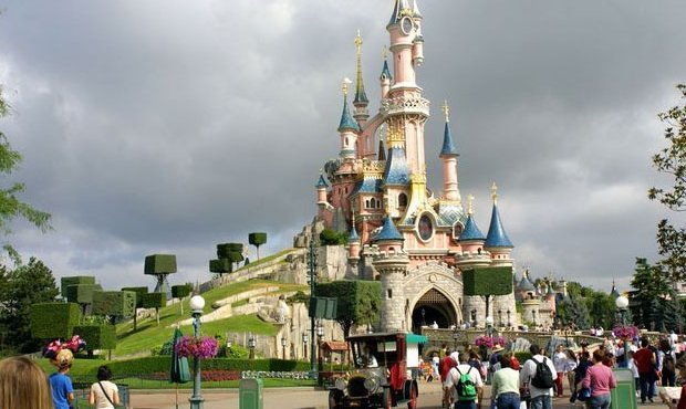 Парижский «Диснейленд» заподозрили в ценовой дискриминации иностранных туристов